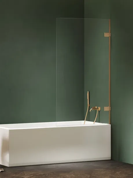 Vannos pertvara „Oxia Gold Brushed“ su vienu atverčiamu vyru prie sienos