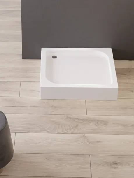 Domio acrylic shower tray, square, in white. Height 16cm
