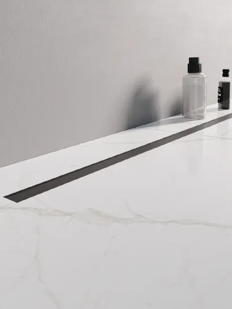 Visio Slim Black linijinis dušo latakas su matinėmis juodomis grotelėmis