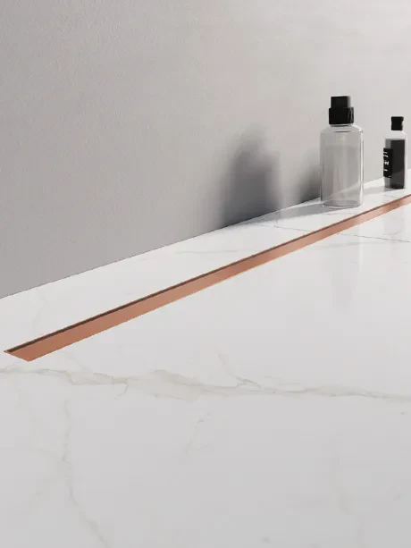 Linijinis dušo latakas "Visio Slim Copper" su vario spalvos šlifuotomis grotelėmis