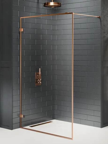 Avexa Copper Brushed vientisa dušo kabina su aliuminio rėmu.
